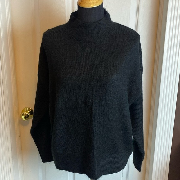 Time and Tru Black Mock Neck Sweater Soft Lightweight Sz L - Picture 1 of 7